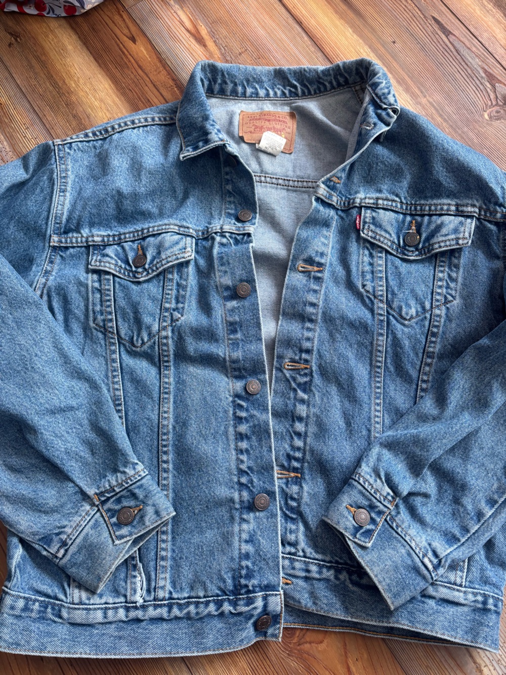 Levi's Men's Light Blue Denim Jacket - Classic Trucker